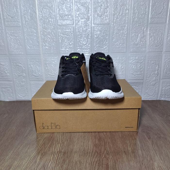 Sepatu Running Diadora Michael Black