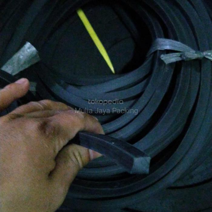 KARET SEAL NBR KOTAK 10MM X 10MM X 1000MM