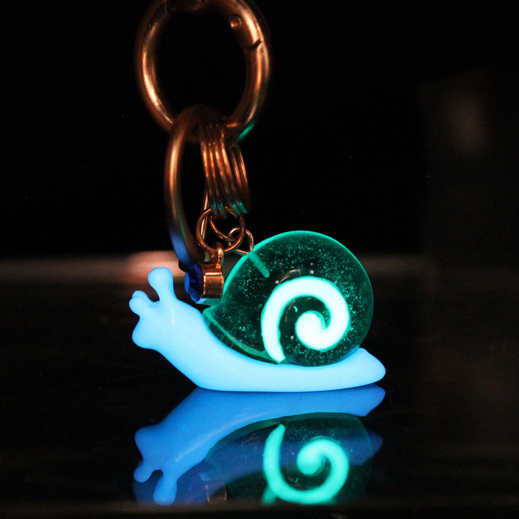 Snail Keychain Snail Shell Glow In The Dark Happy little snail Gifts for women men Girls Car key