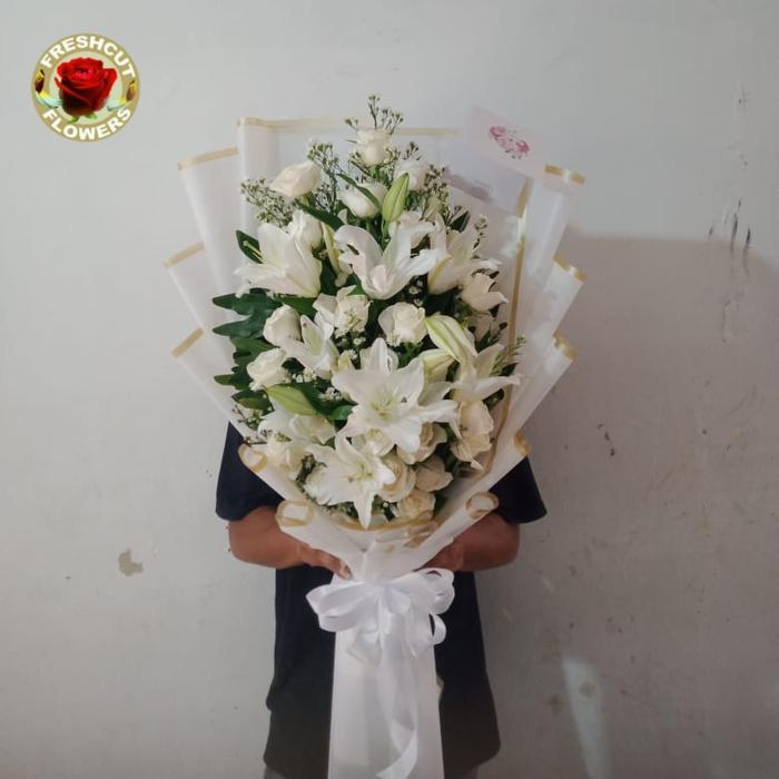 Buket bunga mawar putihkombinasi dengan bunga lili putih dan asli hadiah anniversary Biru Gold