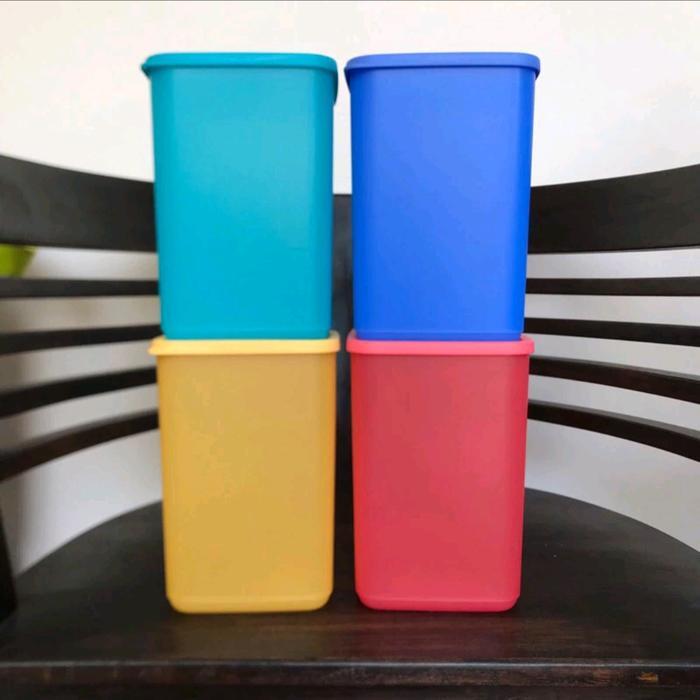 TUPPERWARE TALL SUMMER