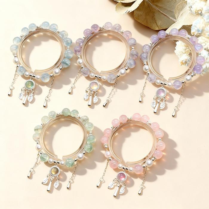 Gelang dengan Manik Kristal Warna-Warni Berbentuk Tetesan Air dan Manik Kaca, pada Tali Elastis