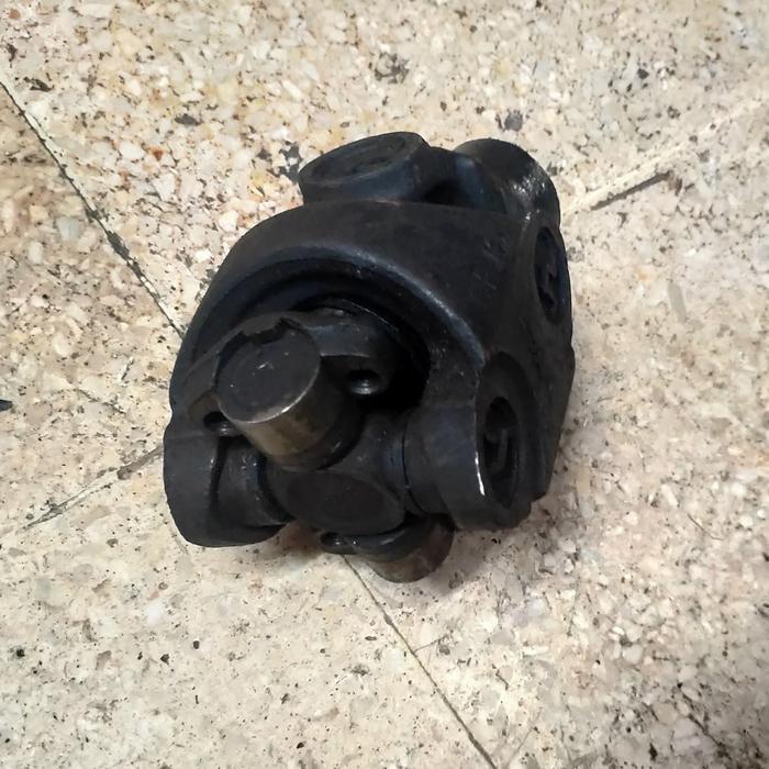 Kopel Depan Double Joint Potongan Jeep Cherokee Xj