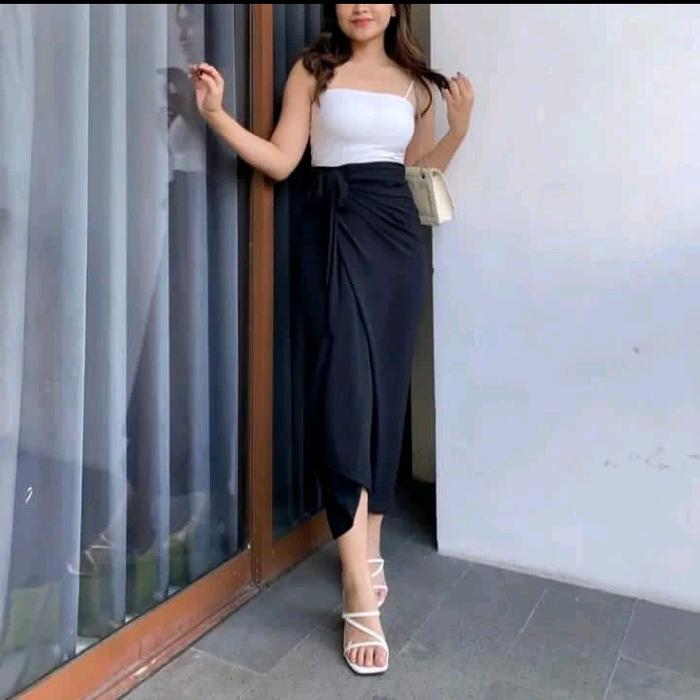 rok lilit polos satin silk premium // wrap skirt // rok lilit polos kekinian // rok lilit polos