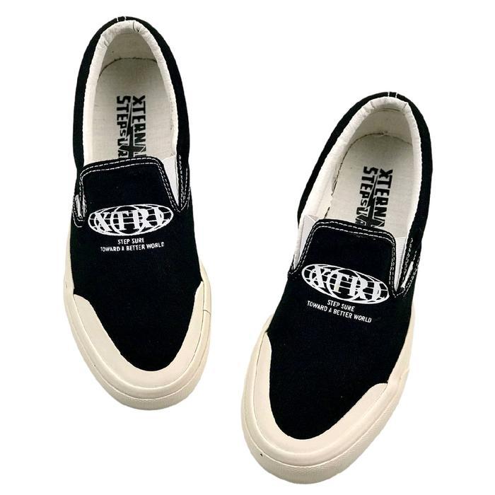 SIAPKIRIM Sepatu Cewek Cowok Slip On Akii XternalStepSure Globe Black White Canvas Flat Shoes Wanita