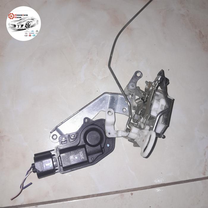 door lock pintu tengah kiri avanza xenia lama orginal