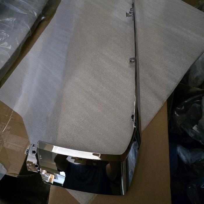 LIST CHROME BUMPER DEPAN KANAN ATAS PAJERO SPORT 2022-2025 6407A404