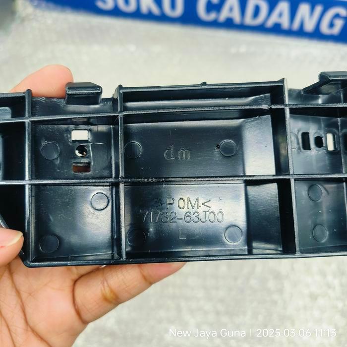 71732-63J00 Bracket Bemper Depan Kiri Suzuki Swift Gl,St,Gt