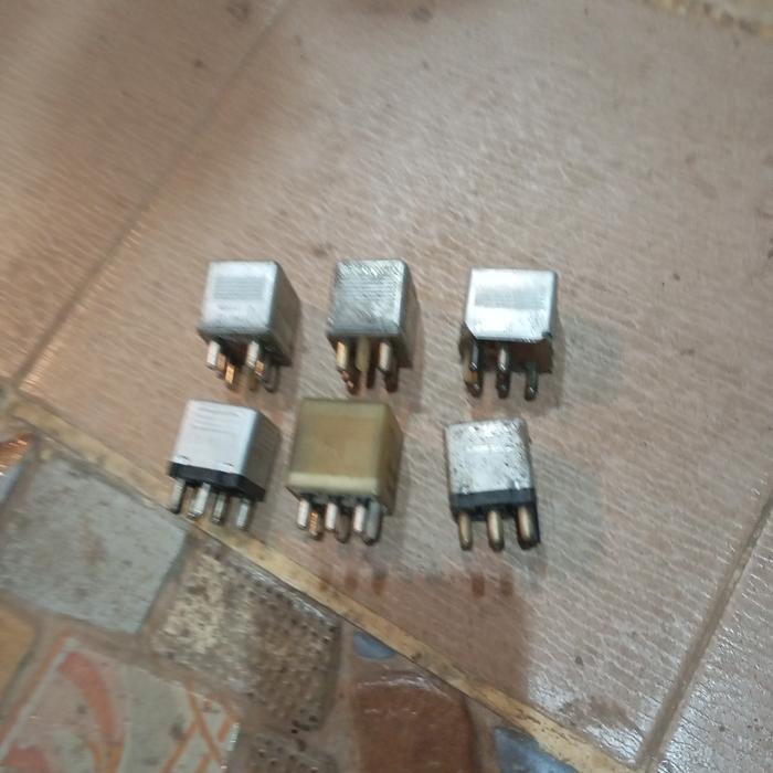 relay untuk mobil mercy w124 15-40 ampere kaki 5+6