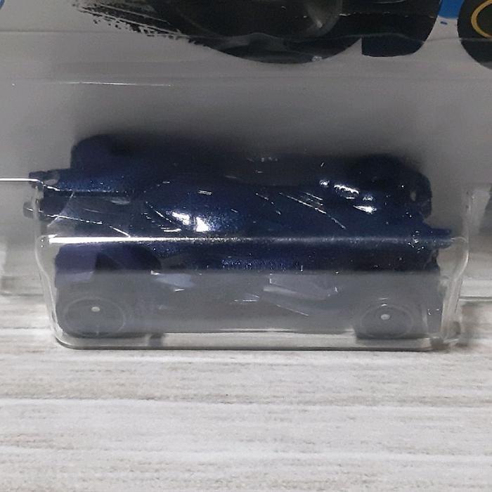HOT WHEELS - BATMOBILE (BATMAN VS SUPERMAN)