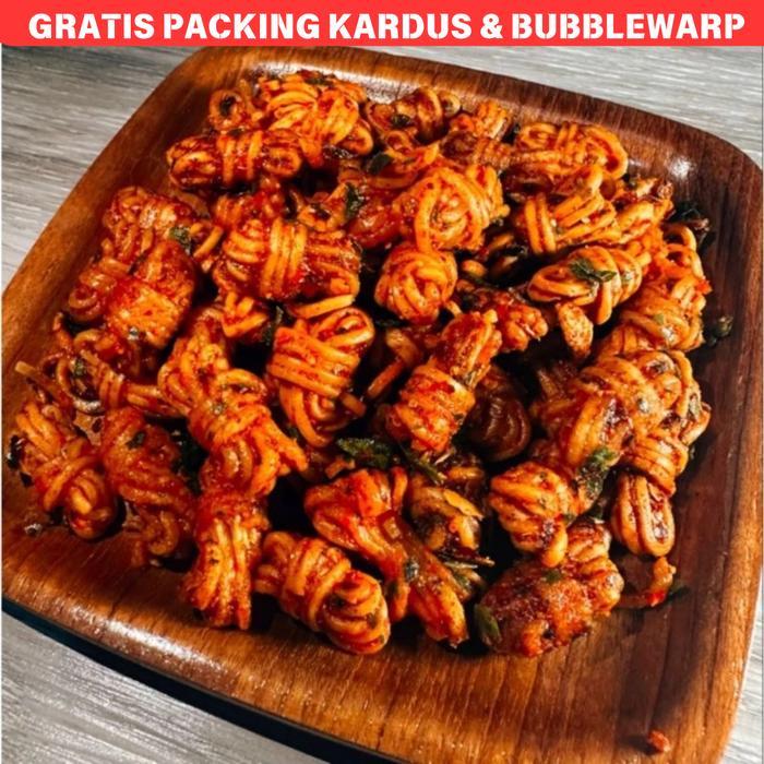 Mie Gulung 250 Gram Mie Uwel Pedas Daun Jeruk Milung Mie Lilit Snack Kiloan Makanan Ringan Cemilan