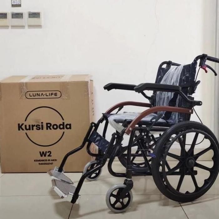 Kursi Roda Travel Luna Life WC2 / Kursi Roda Travelling WC2 Pegangan Tangan Dapat Di Angkat