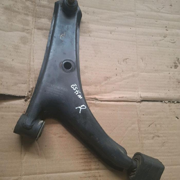 lower arm sayap depan bagian kanan suzuki esteem suzuki amenity