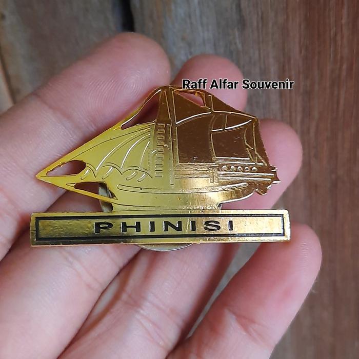PIN PHINISI MAGNET