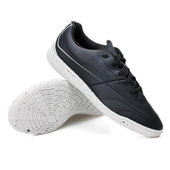 DECATHLON KIPSTA SEPATU FUTSAL 100 - HITAM - 8808715