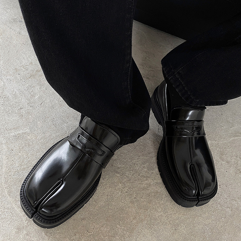 2026 New arrival Split Toe Shoes Tabi Shoes Loafer for Men and Women Split Toe Thick Sole Casual