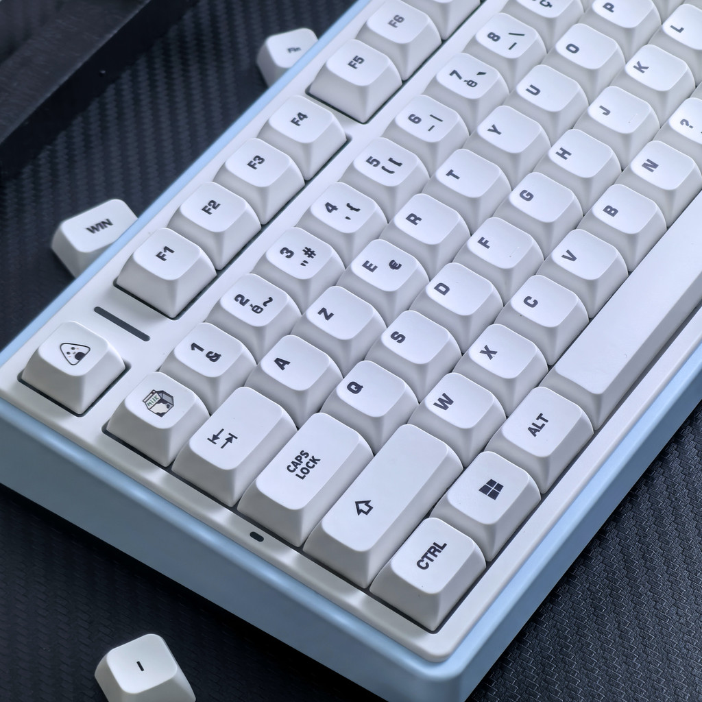 AZERTY French Keycaps White Mac Simple XDA Pbt Thermal Sublimation Customized Mechanical Keyboard Mx