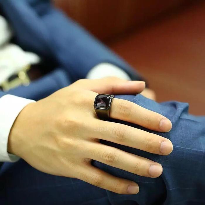 ser CINCIN PRIA SUPER KEREN SUPER EKSLUSIF WARNA HITAM