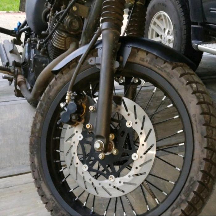 Spakbor kawasaki w175 custom depan