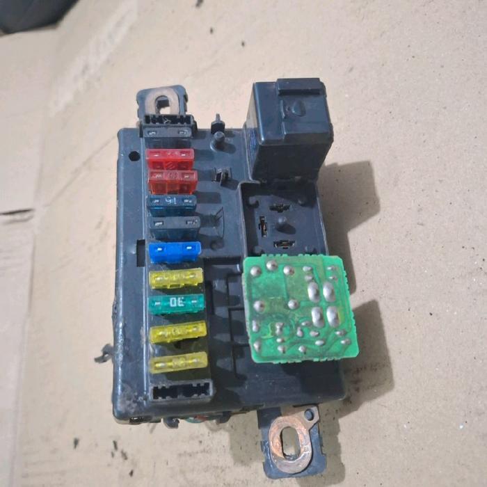 box sikring sekring fuse box bagian mesin charade clasy classy g102 90-96