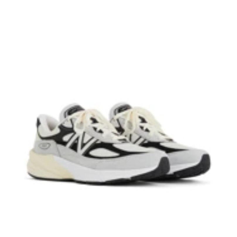 New Balance NB 990 V6 Retro, Low-Top Casual Running Shoes for Men and Women, Black and White.