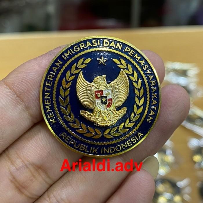 pin IMIPAS logo terbaru kuningan sepuh emas magnet pin Imipas magnet