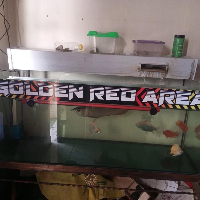 Aquarium besar plus meja hiasnya