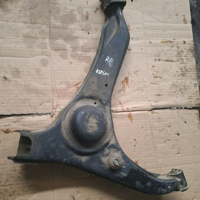 lower arm sayap belakang kanan suzuki esteem suzuki amenity