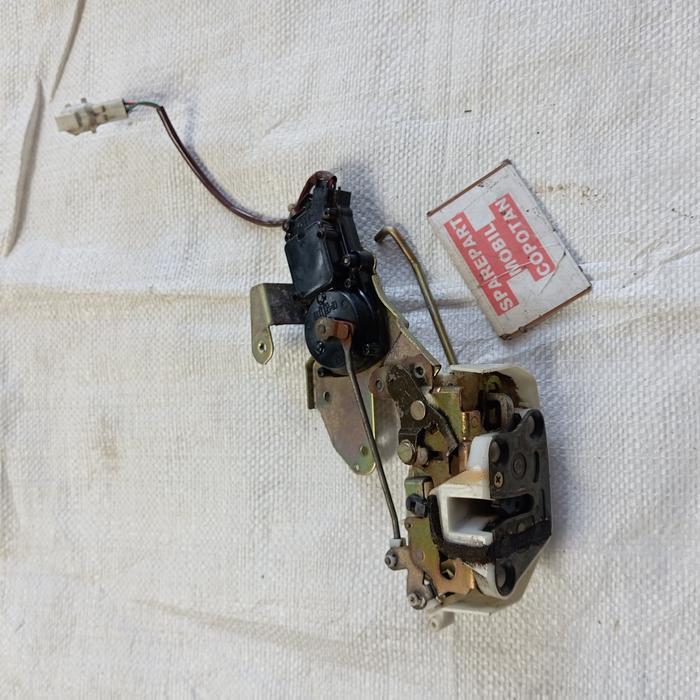 Doorlock door lock Plus Actuator pintu Belakang kiri L Suzuki Baleno Next G atau Aerio oldmode newmo