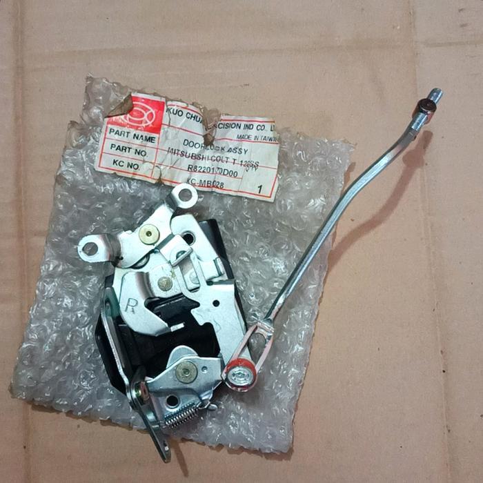 door lock pintu samping kanan Mitsubishi colt t120 ss