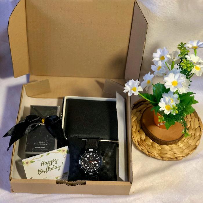 Hampers ulang tahun cowok , kado untuk cowok , hampers guru lebaran , dompet cowok jam cowok A Ulang