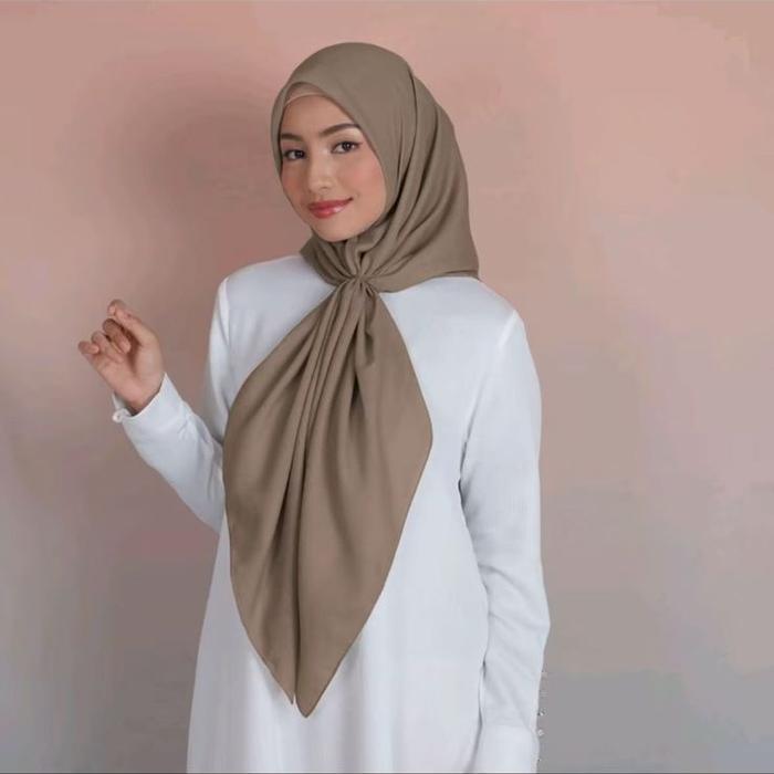 Segiempat Polos Elzatta Keisha Velmira Elzatta