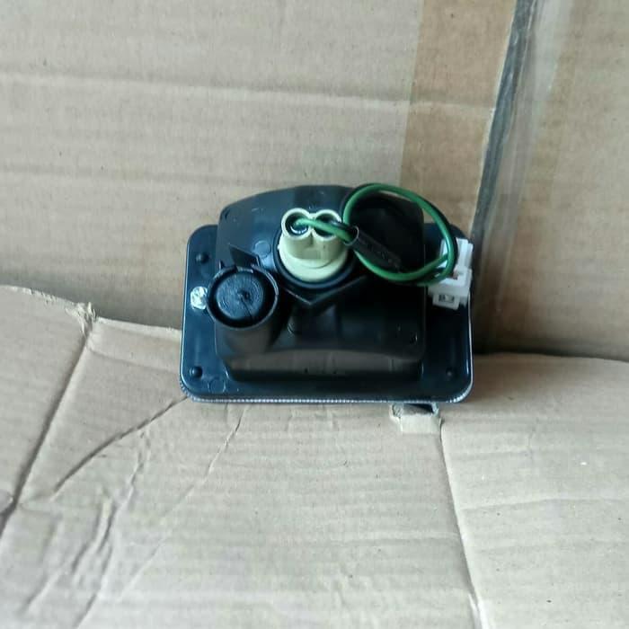 LAMPU MUNDUR LAMPU ATRET ASSY DAIHATSU GRANDMAX