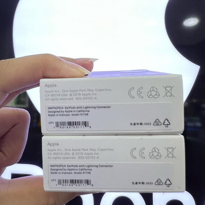 Earpods Iphone Usb To Lightning Original Resmi Tam / Ibox Tbk