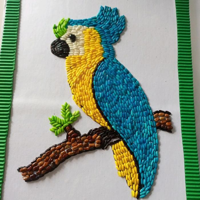 Kolase Burung Beo Dari Biji-Bijian