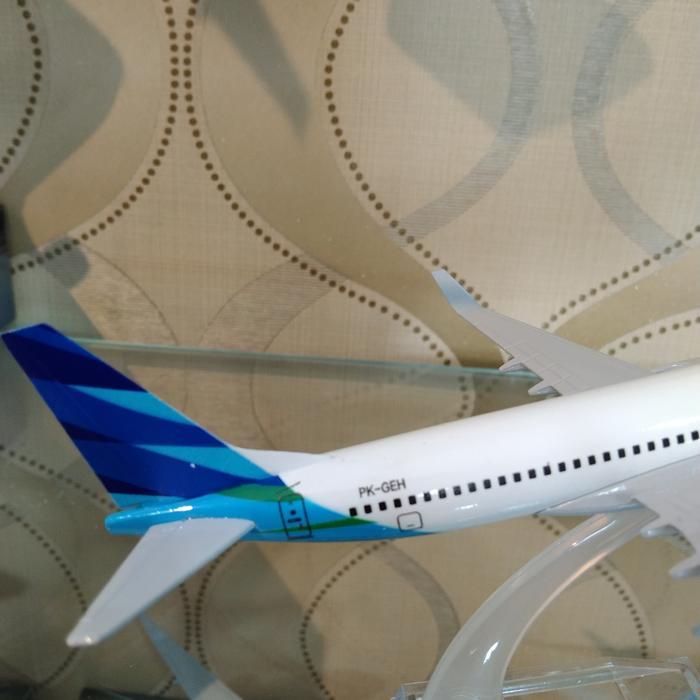 Miniatur Diecast Garuda Indonesia Boeing 737 16 Centi Tidak Ada Roda
