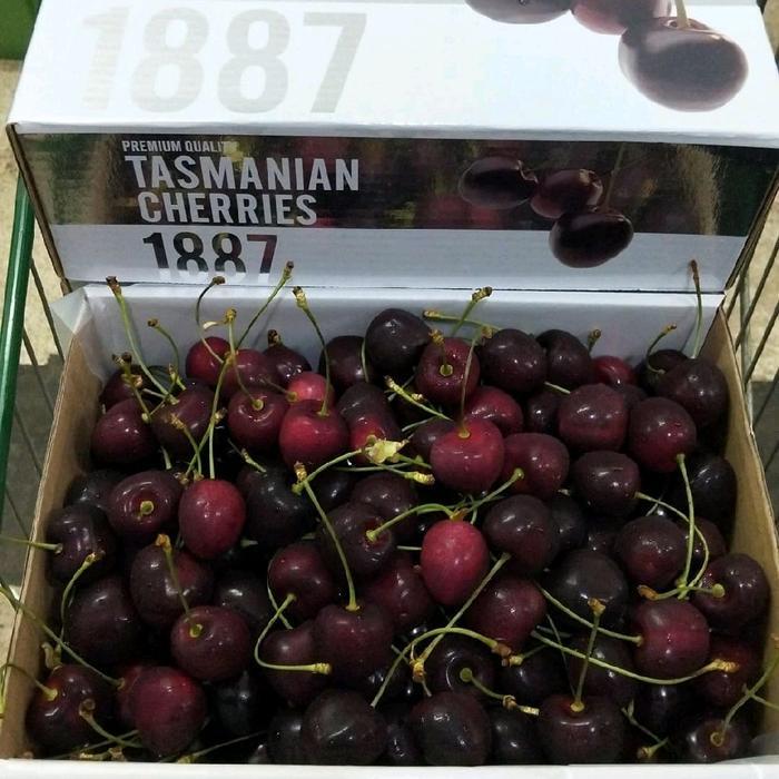 Buah Cherry Tasmania super premium quality Cherry Tasmania 1887 gift box 2 kg size 30++