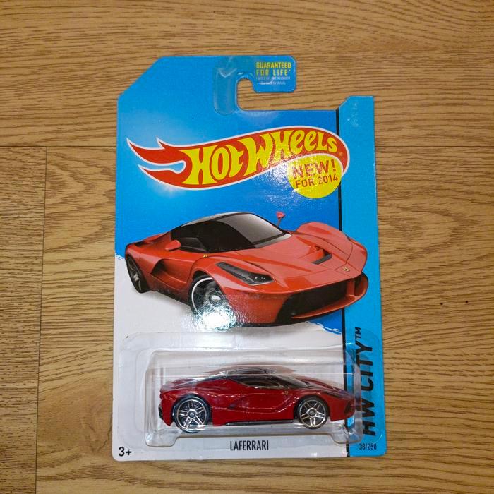 HOTWHEELS LAFERRARI MERAH