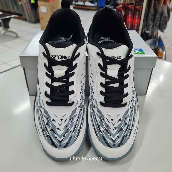 READY Sepatu Spatu Shoes Badminton Bulutangkis Yonex Strike X Strike-X Putih Hitam Original