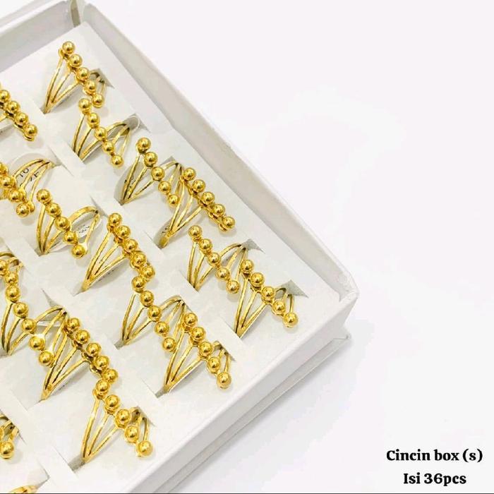 Cincin Titanium Motif 5 Bola 1 Box Isi 36 Pcs - Box Cincin dengan 36 Pcs Cincin Titanium Motif 5
