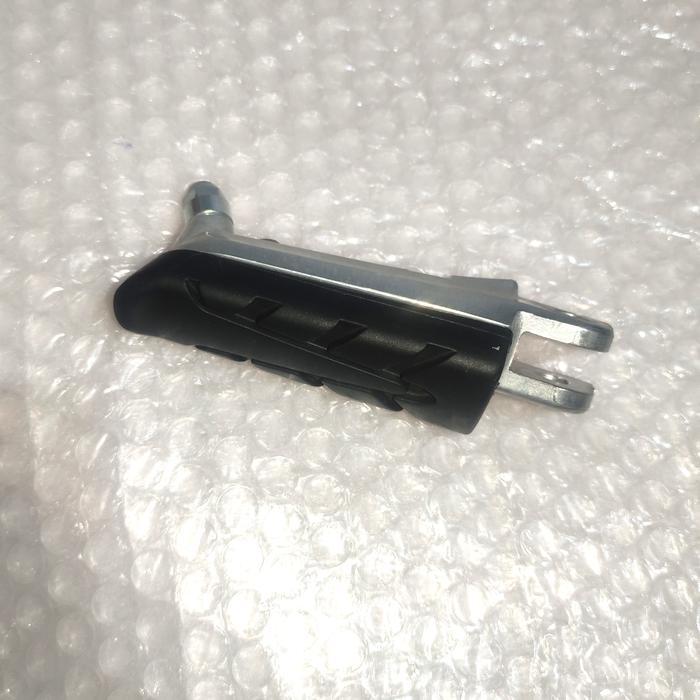 Stok Baru Pijakan Kaki CBR 150r K45G K45N K45R Original - Step Depan CBR 150R - Footstep Depan CBR