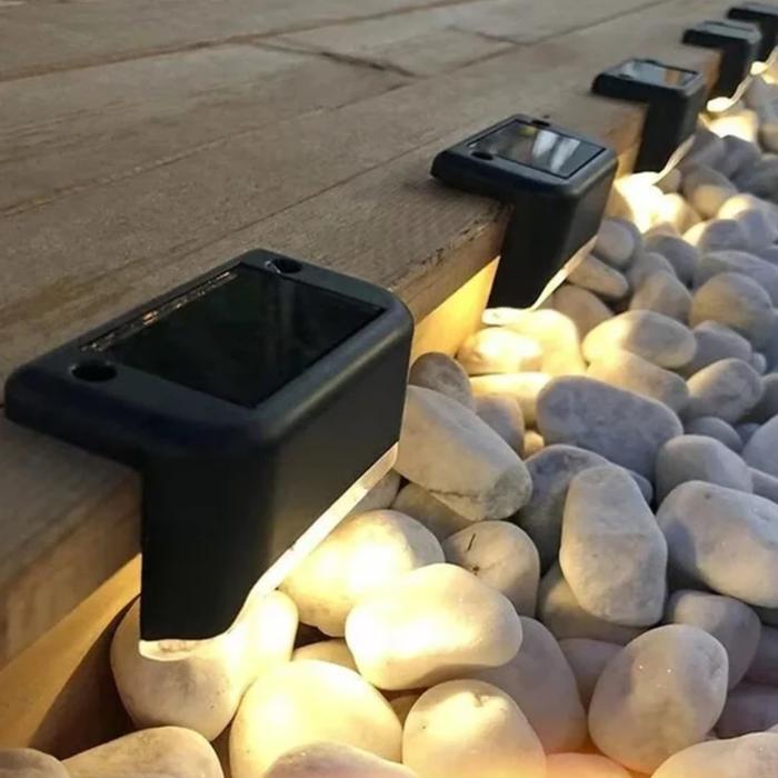 Lampu LED Solar Tenaga Surya Outdoor Taman Pagar Light Sensor Otomatis Luar Ruangan Teras Depan