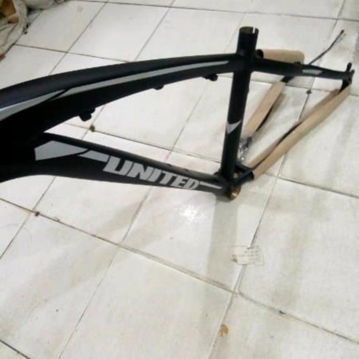 Frame 26 Mtb Dominate 078 Hitam List Putih M Alloy Frame