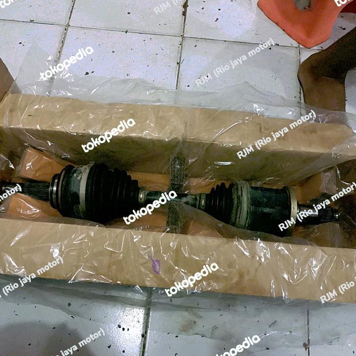 AS RODA DRIVE SHAFT DEPAN HILUX FIGO REVO