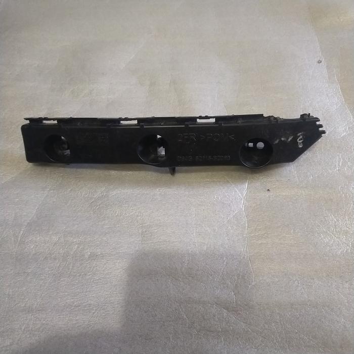 bracket bumper depan RH Toyota Agya 2018 original