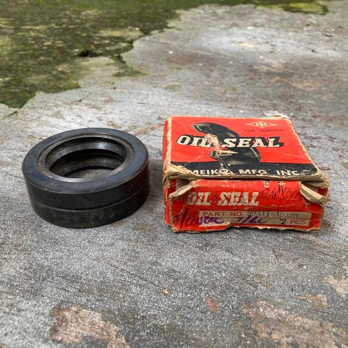 Seal Oil (For Timing Chain Or Belt Cover) Sil Oli Kruk As Depan Toyota Corona Rt104 Rt132 Cressida