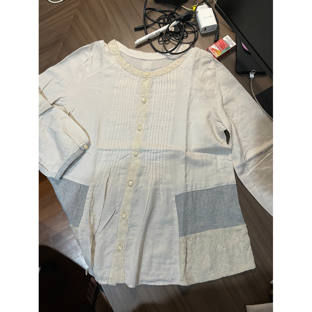 Kemeja Taupe Embroidery