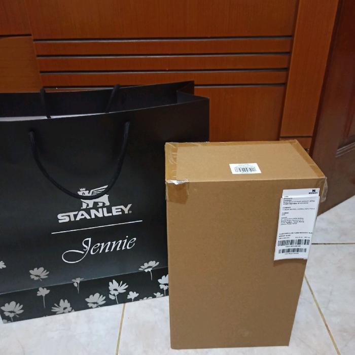 Stanley x jennie tumbler quencher 30oz