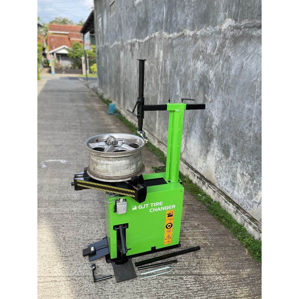 ALAT BUKA PASANG BAN MOBIL SEMI OTOMATIS