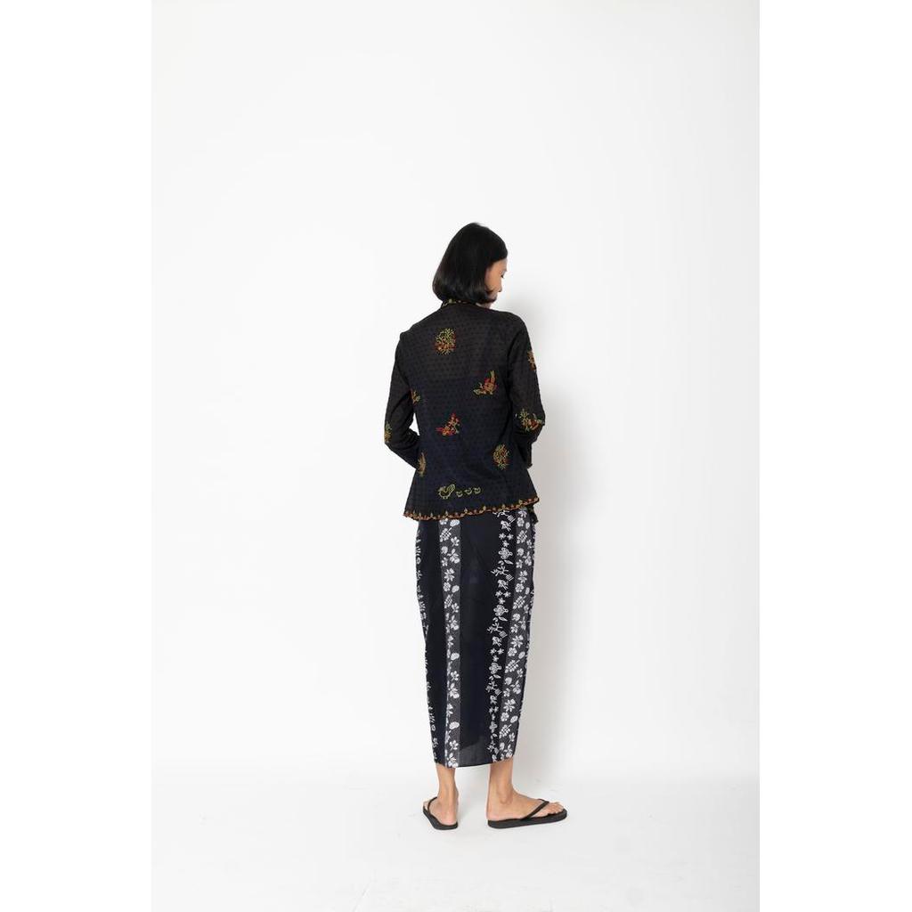 Kebaya Encim Tumbuh Hitam